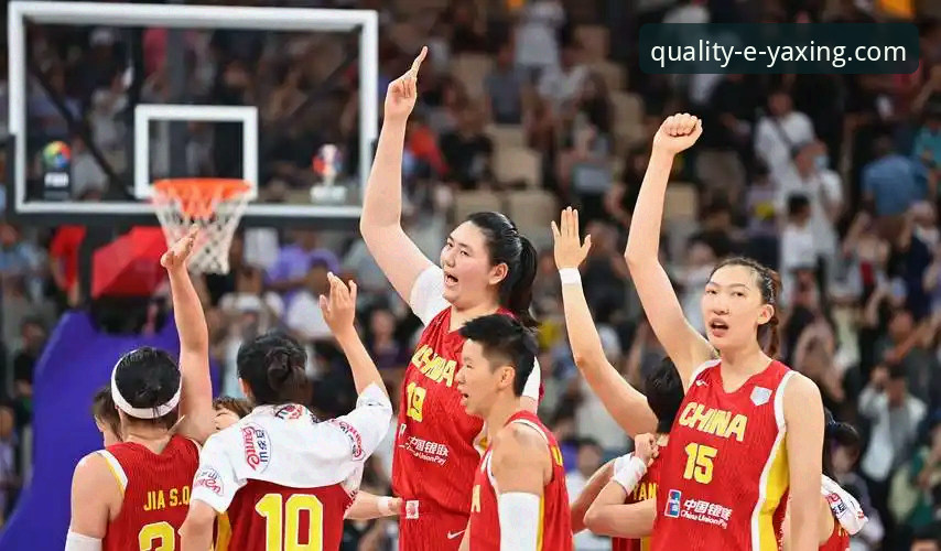 战术博弈：一大四小 vs 双塔阵容，中国女篮如何锁定胜局？